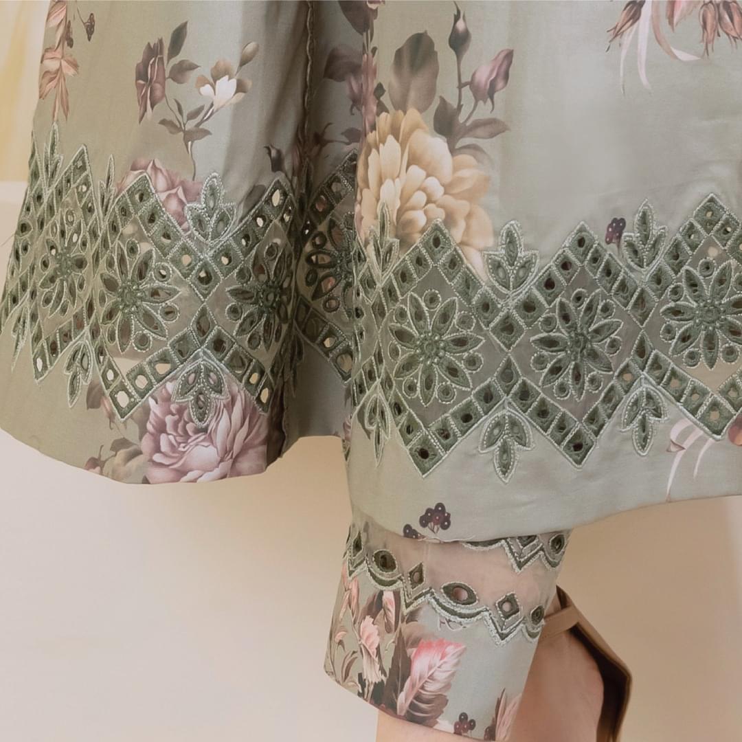 3-Piece IZNIK Ready-to-Wear Dress