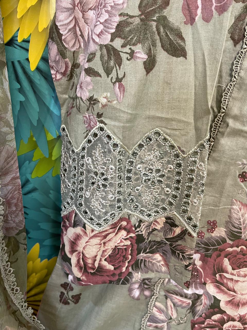 3-Piece IZNIK Ready-to-Wear Dress