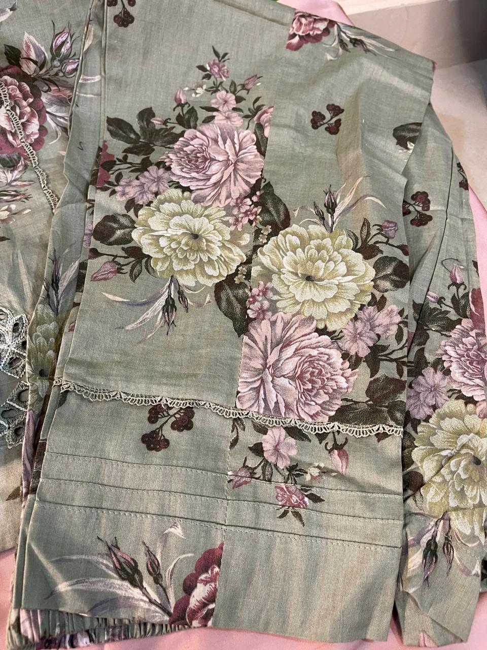 3-Piece IZNIK Ready-to-Wear Dress