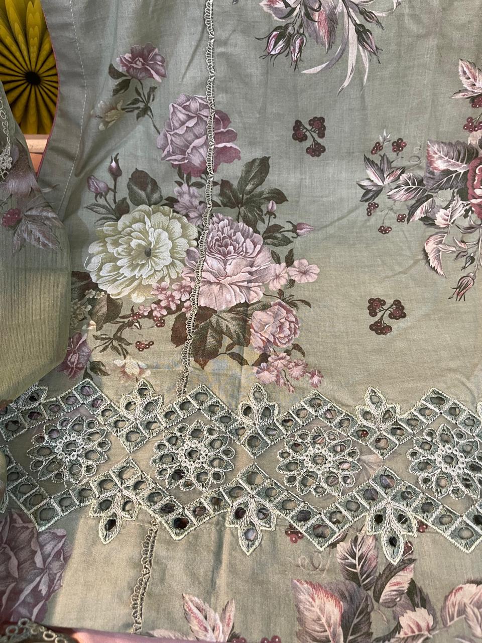 3-Piece IZNIK Ready-to-Wear Dress