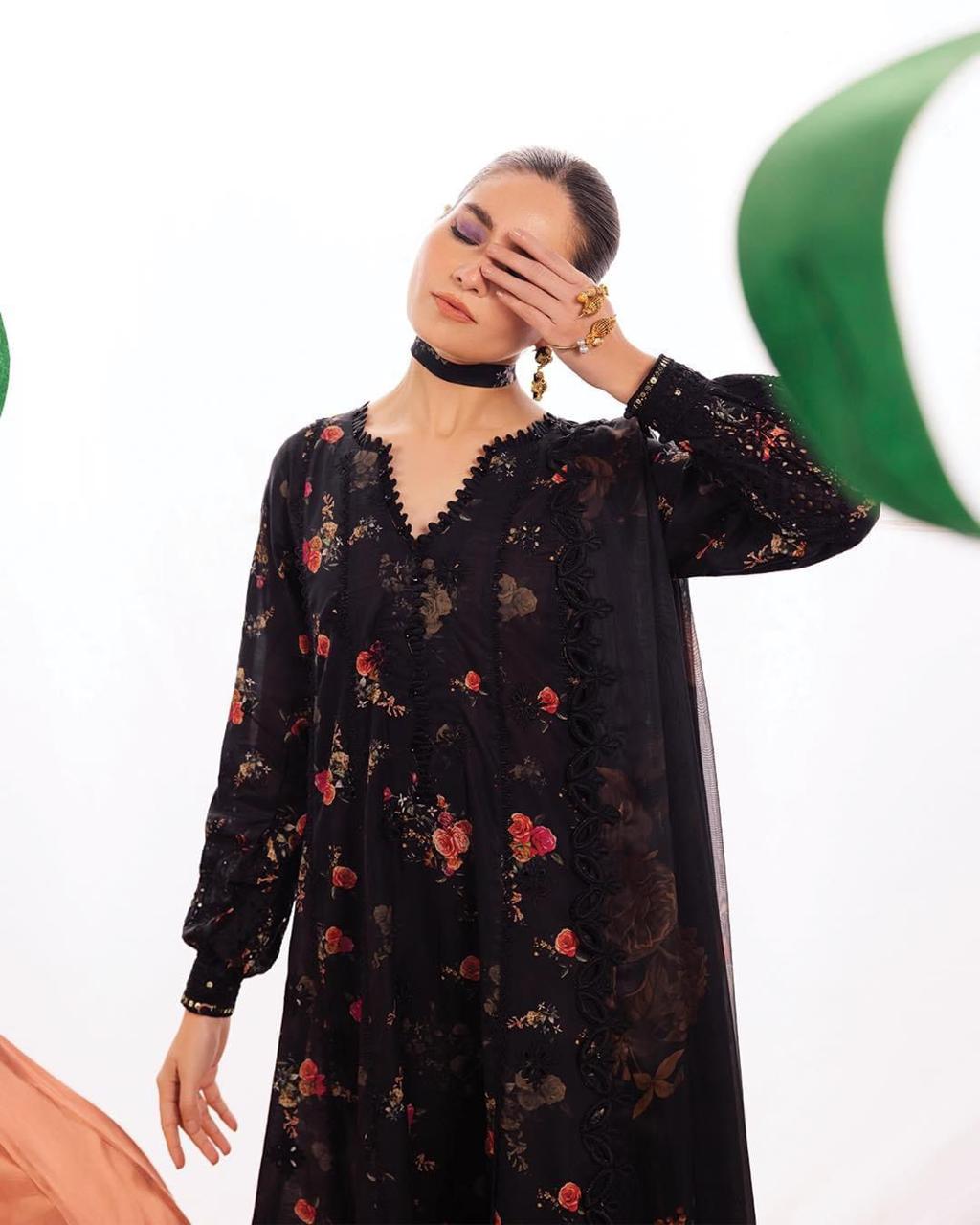 3-Piece IZNIK Ready-to-Wear Dress