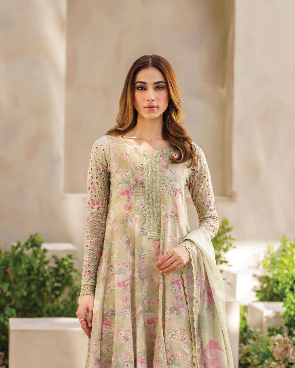 3-Piece IZNIK Ready-to-Wear Dress
