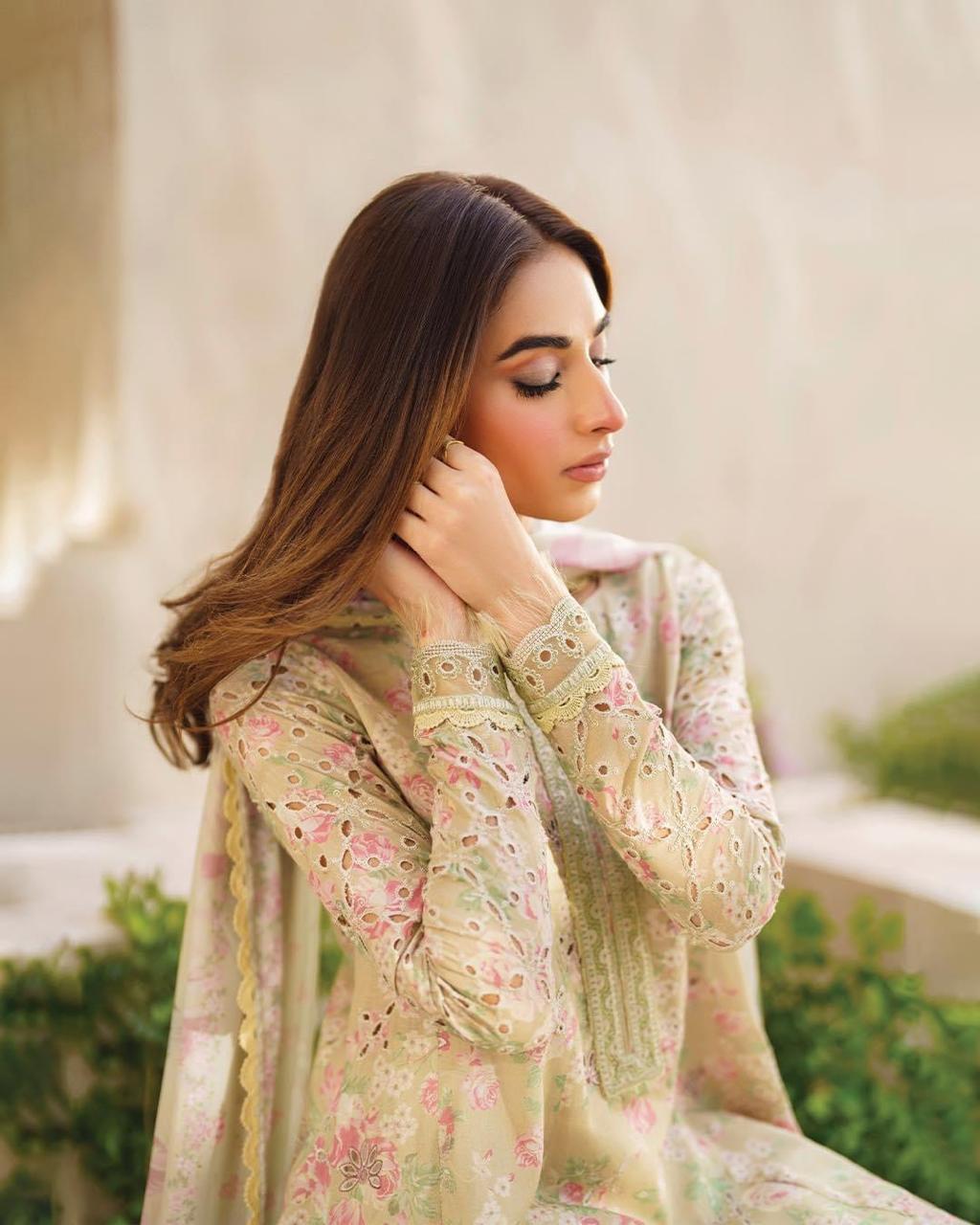 3-Piece IZNIK Ready-to-Wear Dress