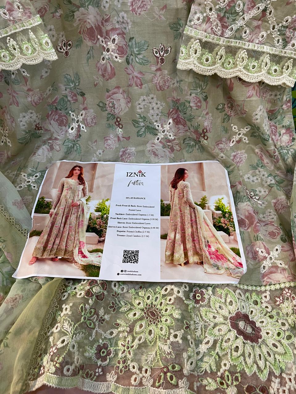 3-Piece IZNIK Ready-to-Wear Dress