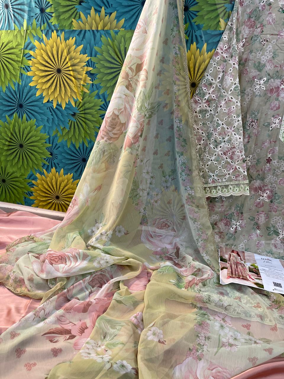 3-Piece IZNIK Ready-to-Wear Dress